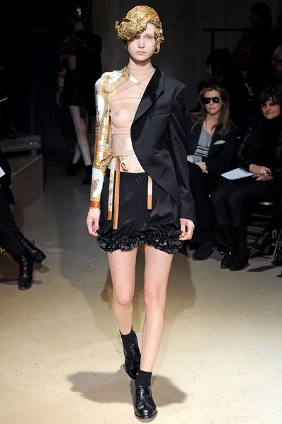 Look 30